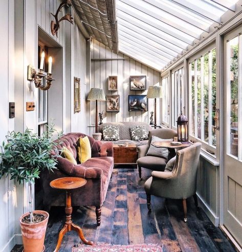 Small Sunroom, Three Season Room, Sleeping Porch, Sunroom Decorating, Sunroom Designs, Ivy House, Room Additions, Cozy Space, Little House