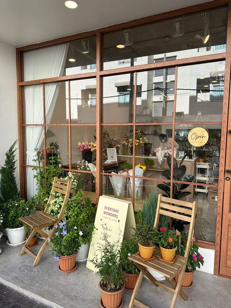 Florist Shop Interior, Painted Dandelion, Shop Architecture, Flower Shop Interiors, Flower Shop Decor, Flower Cafe, Flower Shop Design, Bookstore Cafe, Cozy Coffee Shop