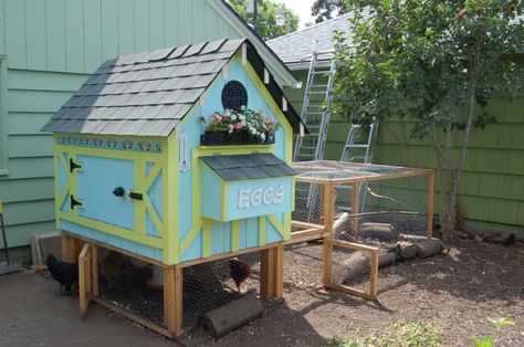 Chicken Coop - Love the word "eggs" on the pretty little coop - in case you need to know where to find them! Cute Chicken Coops, Small Chicken Coops, Urban Chickens, Coop Design, Raising Backyard Chickens, Chicken Coop Designs, Small Chicken, Building A Chicken Coop, Hen House