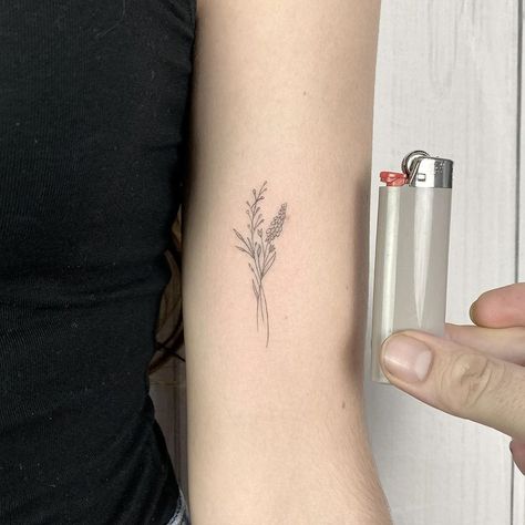 @calm.l0ck on Instagram: “◼️⚫️🍃keep🌸it🌸simple🍃⚫️ ◼️ here’s tiny simple one for ya fam! 😉 ❤️ thanks for looking 💖💖💖 #floraltattoo #blackwork #blackworkers�…” Canada Tattoo, Line Work Tattoo, Dot Work Tattoo, S Tattoo, Armband Tattoo, Tattoo Ideas Design, Angel Tattoo Men, Life Tattoos, All Tattoos