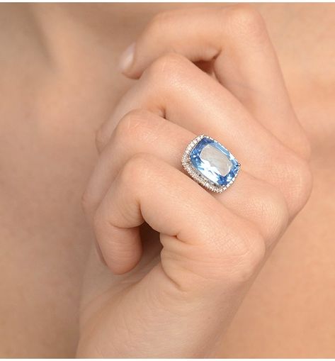 Topaz Cocktail Ring, Meghan Markle Wedding Dress, Aquamarine Cocktail Ring, Meghan Markle Wedding, The Royal Wedding, Iconic Weddings, White By Vera Wang, Blue Diamond Ring, Blue Sapphire Rings