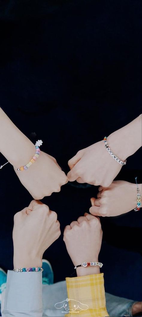 Soobin Bracelet, Alt Goth Outfits, Txt Lockscreen, Peng Peng, Tomorrow By Together, Kpop Backgrounds, Taehyun Hueningkai, Beomgyu Taehyun, Moa Collection