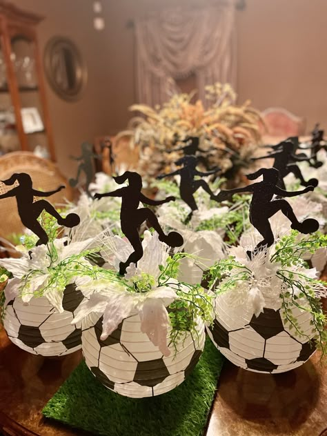 Soccer Banquet Ideas Table Decorations, Soccer Table Centerpieces, Soccer Ball Centerpiece Ideas, Soccer Party Table Decor, Soccer Theme Centerpieces, Soccer Table Decorations, Soccer Centerpiece Ideas, Banquet Centerpiece Ideas, Soccer Banquet Ideas