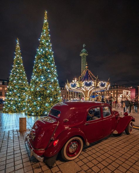 On embarque pour un petit tour des illuminations de Noël à Paris, en commençant par la magnifique et luxueuse Place Vendôme 😍 Un… | Instagram December 21, France Paris, Paris France, Paris, France, Collage, Christmas, Pins, Instagram