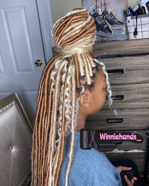 Goddess Faux Locs Blonde, Faux Locs Color, Faux Locs Blonde, Locs Blonde, Locs Color, Blonde Locs, Box Braids Updo, Goddess Faux Locs, Braids Updo