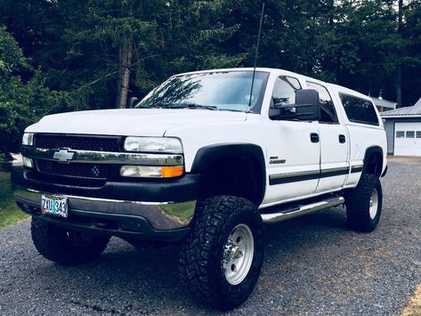 rare 2002 Chevrolet Silverado 2500 HD LT lifted 2002 Chevy Silverado 2500 Hd, Jeep Swag, Chevy 2500hd, Biggest Truck, Lifted Trucks For Sale, Tundra Truck, Best Trucks, Trucks Lifted Diesel, Chevrolet Silverado 2500hd