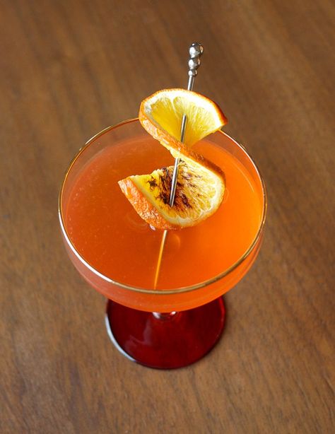 sugarspiceorange1 Orange Garnish Cocktail, Nice Cocktails, Gin Garnish, Orange Cocktail, Cocktail Decoration, Drink Garnishing, Orange Cocktails, Pretty Cocktails, Thanksgiving Drinks