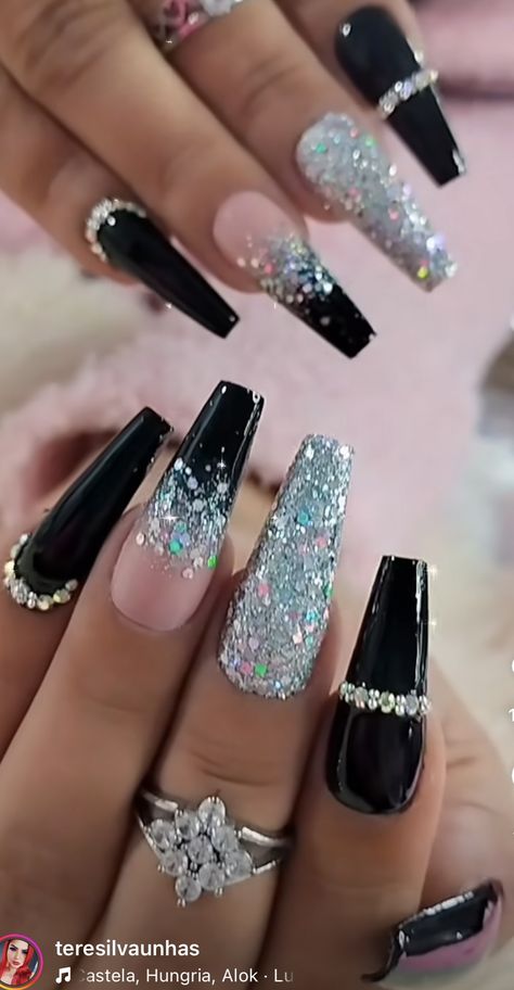 Silver Black Nails Glitter, Black Nails With Art Designs, Black With Silver Sparkle Nails, Blingy New Years Nails, New Years Nail Ideas Coffin, New Year’s Eve Nails Design Coffin, Nye Nails Coffin Glitter, Gold Silver Black Nails, Nye Black Nails