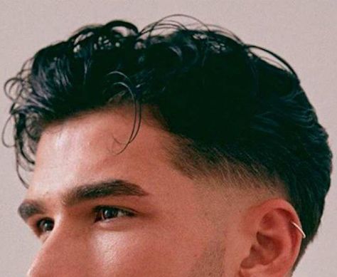 Comb Back Hairstyles Men, Modern Slick Back, Haircut Slick Back, Mens Slicked Back Hair, Messy Slick Back Hair Men, Messy Slick Back, Messy Undercut, Slick Back Hair Men, Men With Wavy Hair