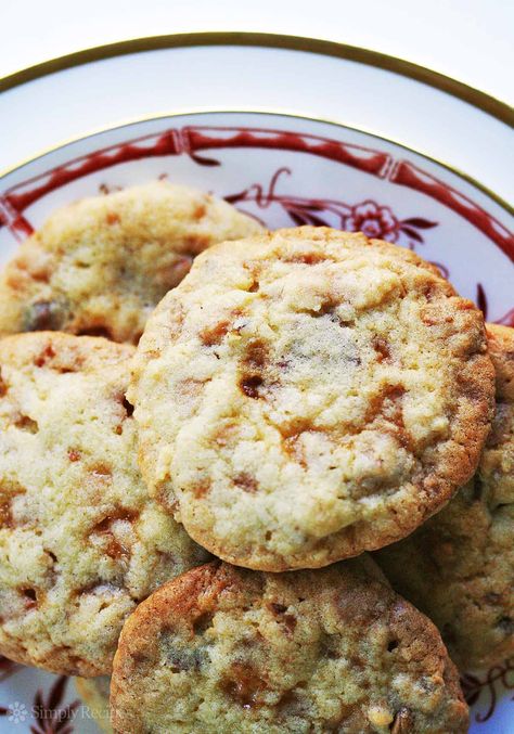 Heath Bar Cookies ~ Irresistible Heath bar cookies recipe, made with chunks of Heath toffee bars. ~ SimplyRecipes.com Heath Cookies, Heath Bar Cookies, Heath Toffee, Toffee Cookie Recipe, Lemon Biscuits, Dessert Cravings, Heath Bar, Notes Making, Heath Bars