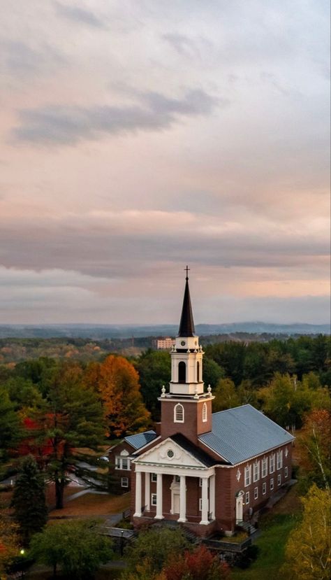 Colby College, Waterville Maine, College Wallpaper, New England Aesthetic, College Aesthetic, Colby, School College, Vermont, New England