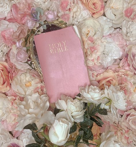 Pink Scripture Aesthetic, Pink Faith Aesthetic, Pink Bible Widget, Soft Pink Bible Aesthetic, Bible And Flowers Aesthetic, God Bible Aesthetic, Pink Church Aesthetic, Pink Aesthetic Cross, Bible Aesthetic Pink