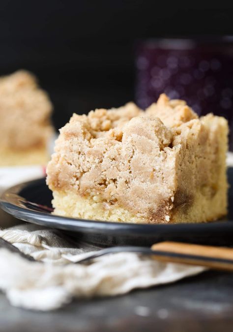 Double the Crumb Cake: A tender vanilla cake, swirled with cinnamon sugar & topped with as much crumb topping as would fit in the pan! Crumb Coffee Cakes, Coffee Cake Recipes Easy, Crumb Cake Recipe, Cake Vanilla, Cinnamon Cake, Torte Cupcake, Breakfast And Brunch, Breakfast Sweets, Coffee Cake Recipes