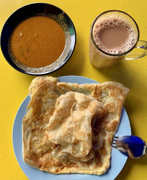 Roti Canai Aesthetic, Teh Tarik Aesthetic, Indian Pancakes, Chicken Roti, Teh Tarik, Roti Canai, Tea Shops, Indian Foods, Nasi Lemak