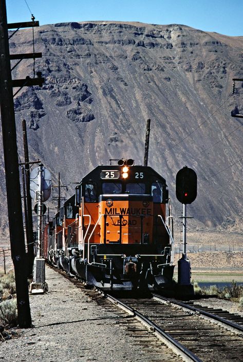 Milwaukee Road (West) by John F. Bjorklund – Center for Railroad Photography & Art Steam Trains Photography, Road Pics, Milwaukee Road, Railroad Pictures, Model Train Sets, Freight Train, Train Depot, Railroad Photography, Toy Trains