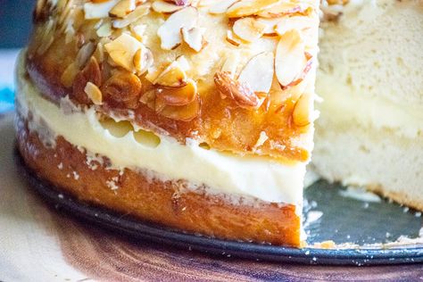 German Bee Sting Cake, Bienenstich Recipe, Bee Sting Cake, Almond Crunch, Almond Crusted, Honey Almonds, Custard Cake, Custard Filling, Baking Project