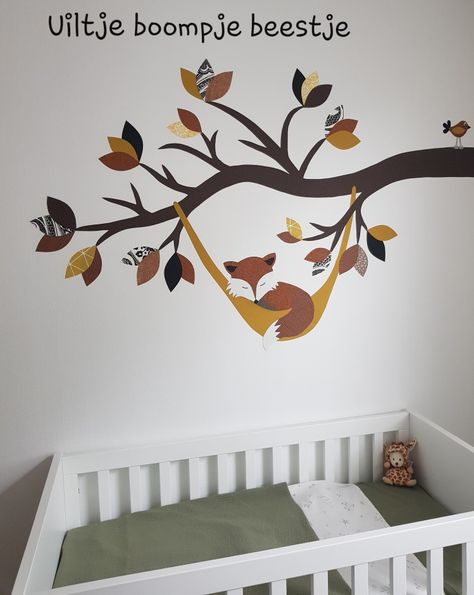 vos, babykamer, behang, muurdecoratie, muursticker, peuterbed, wieg, ledikant, behangdecoratie, unieke babykamer, babykamerdecoratie, kidsroom, nursery, genderneutraal Baby Room Mural Ideas, Safari Room, Simple Nursery, Removable Wall Art, Kids Room Murals, Nursery Mural, Baby Boy Room Nursery, Baby Room Inspiration, Room Stickers