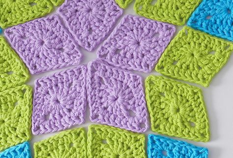 Crochet Granny Diamond, Diamond Granny Square Blanket, Diamond Granny Square, Crochet Diamond Pattern, Granny Star, Snowflake Ideas, Crocheting Stitches, Popcorn Crochet, Granny Square Motif