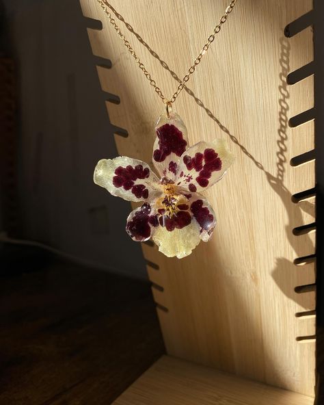 Orchid Necklace, Real Flower Necklace, Real Flower Jewelry, Botanical Jewelry, Resin Flowers, Flower Jewelry, Hand Made Jewelry, Flower Jewellery, Real Flowers