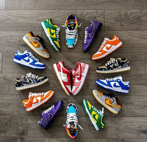 Dunk Low Shoes, Nike Sports Shoes, Ig Store, Nike Collection, Sneakers Wallpaper, Mlb Wallpaper, Nike Art, Shoe Room, Shoes Wallpaper