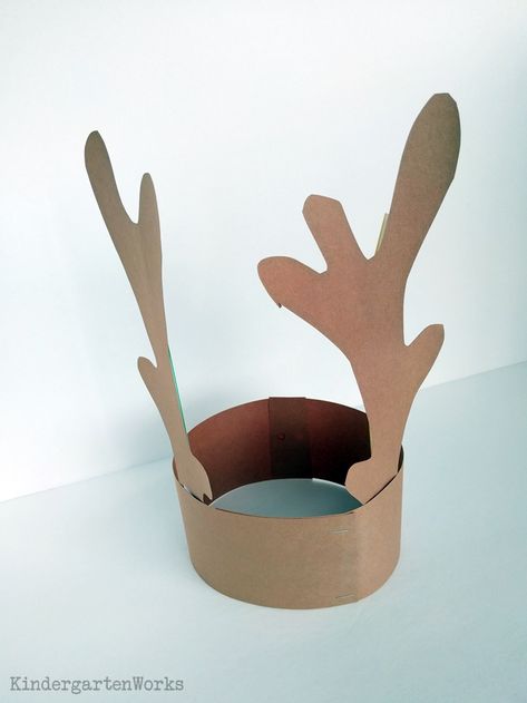 Free Reindeer Antlers Template for Christmas - Kindergarten Headband Reindeer Antlers Headband, Reindeer Ears Diy, Diy Reindeer Antlers Headband, Diy Reindeer Antlers, Reindeer Antlers Template, Christmas Headband Craft, Christmas Headband Diy, Kindergarten Christmas Crafts, Reindeer Ears