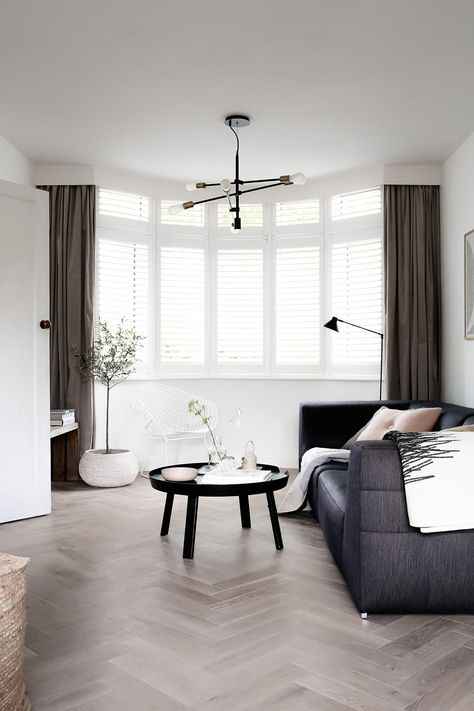 Discover our guide to choosing the right window coverings for your home 🏡⁠ ⁠ #somfy #guide #motorisation #happiness #home #indoor #voicecontrol #interiordesign #design #smarthome Bay Window Shutters, Bay Window Design, Living Room Shutters, Bay Window Ideas, Bay Window Living Room, Window Living Room, Bay Window Curtains, Window Curtains Living Room, Bow Window