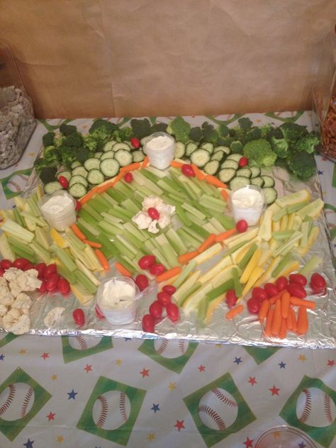 Baseball field veggie tray Baseball Veggie Tray Ideas, Baseball Veggie Tray, Veggie Tray Ideas, Baseball Theme Birthday Party, Boy Sport, Softball Party, Baseball Theme Birthday, 11 Birthday, Baseball Theme Party