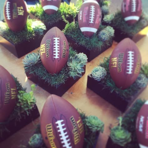 I HAVE to share with you guys these lovely centerpieces that my good friend of mine Melanie from Bella Blooms had just created! Super Bowl Centerpiece Ideas, Football Centerpiece Ideas, Football Banquet Centerpieces, Football Centerpiece, Birthday Party Ideas For Men, Football Centerpieces, Ideas For Birthday Party, Sports Centerpieces, Themed Centerpieces