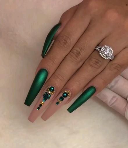 Emerald Green Nails, Emerald Nails, Green Acrylic Nails, Green Nail Designs, Nails Green, Nails Design With Rhinestones, Long Acrylic Nails Coffin, Acrylic Coffin, Long Square Acrylic Nails