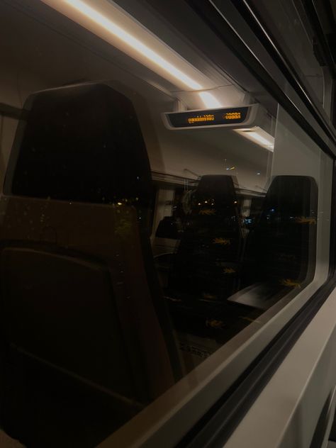 Train Dark Aesthetic, Train At Night Aesthetic, Train Night Snap, Dark Train Aesthetic, Train Aesthetic Night, Train Night Aesthetic, Night Train Snap, Snap Train, Night Train Aesthetic