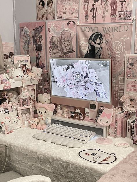 Cute Aesthetic Desk, Pink Pc Setup, Kawaii Desk, Kawaii Room Ideas, Gaming Room Decor, Pink Desk, Dream Bedroom Inspiration, Cute School Stationary, Princess Room