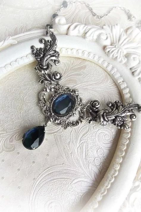 Dark Royaltycore, 1800s Jewelry, Ornate Necklace, Victorian Choker, Bridal Statement Necklace, Victorian Style Jewelry, Jewelry Gothic, Bridal Jewellery Design, Necklace Gothic