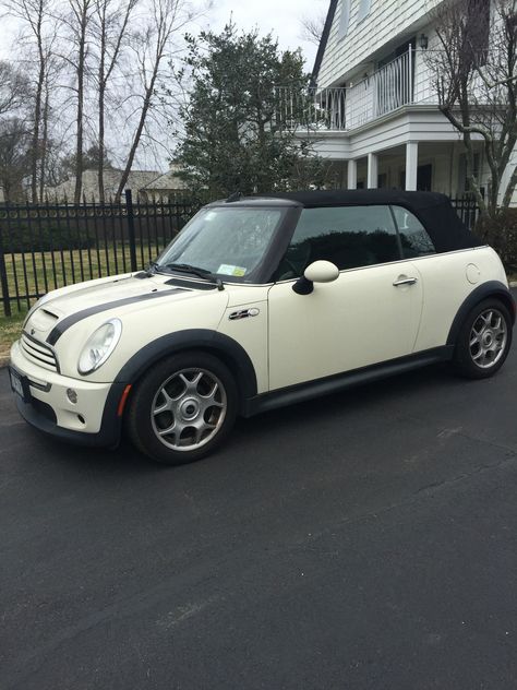 Mini Cooper Aesthetic, Mini Cooper S Convertible, Cars Cheap, Red Mini Cooper, Mini Cooper Accessories, Mini Cooper Custom, 2006 Mini Cooper, Mini Jeep, Cooper Car