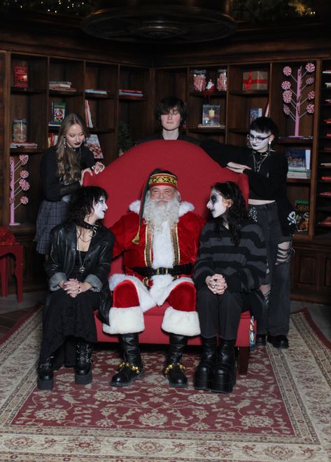 instagram:fortyheadedrat Goths And Santa, Emos With Santa, Emo Christmas Outfits, Goths With Santa, Alt Friend Group, Metalhead Style, Alt Christmas, Goth Photoshoot, Punk Christmas