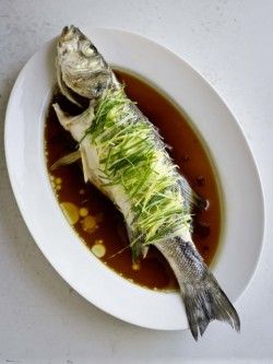 Steamed sea bass with ginger and spring onion/Qing zheng lu yu 清蒸鱸魚 Whole Sea Bass Recipes, Bass Recipes, Chinese New Year Dishes, New Year Dishes, Sea Bass Recipes, Chinese New Year Recipes, Chinese New Year Food, New Year Recipes, Whole Fish