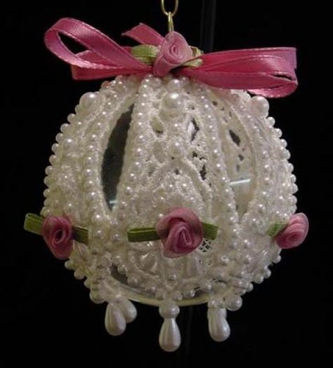 How to Make Victorian Style Lace Christmas Ornaments#slide12223166 Lace Christmas Ornaments, Beaded Baubles, Victorian Ornaments, Beaded Ornament Covers, Victorian Christmas Ornaments, Lace Crafts, Crazy Quilting, Beaded Christmas Ornaments, Christmas Bead