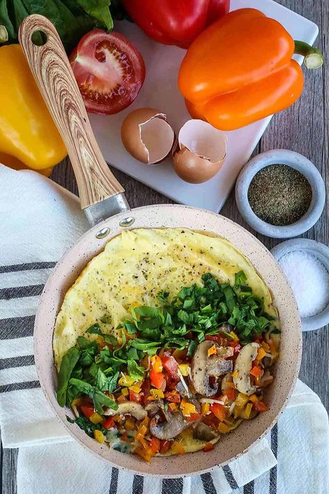 Healthy Omelet, Healthy Omelette, Omlet Recipes, Omelette Recipe Easy, Omelets Recipe, A Healthy Breakfast, Food Crush, Time Of The Day, Spinach Recipes