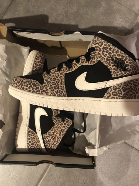 Cheetah Nikes, Leopard Nikes, Preppy Shoes, Jordan Shoes Girls, Cute Nike Shoes, Chic Blouses, Cute Nikes, Shoe Inspo, Swag Shoes