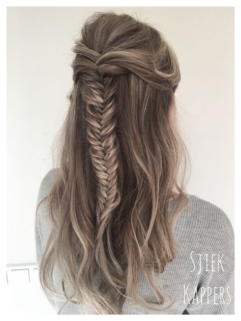 Half up, half down, fishtail braid, hair updo, ashy blonde ☆ pinterest// sydharrisx ☆ Braid Hair Updo, Bridesmaid Hair Half Up Braid, Bridesmaid Hair Updo Braid, Bridesmaid Hair Braid, Diy Updo, Fishtail Hairstyles, Fishtail Braid Hairstyles, Bridesmaid Hair Medium Length, Ashy Blonde