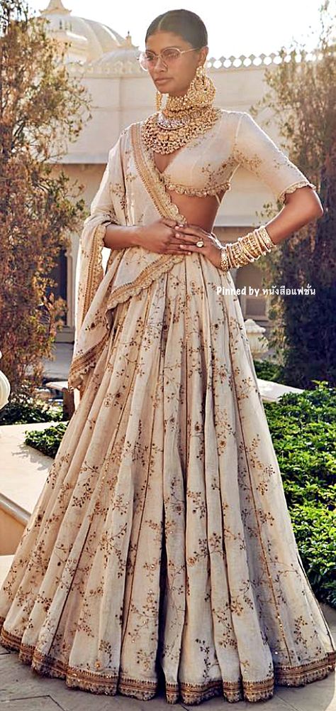 Sabyasachi Mukherjee. Photo by Errikos Andreou. Sabyasachi Beige Lehenga, Floral Sabyasachi Lehenga, Sabyasachi Cream Lehenga, Sabyasachi Lehenga Bridal White, Pastel Sabyasachi Lehenga, Sabyasachi Reception Outfit, Sabyasachi Bridesmaid Lehenga, Simple Bridal Lengha, Sabyasachi White Lehenga