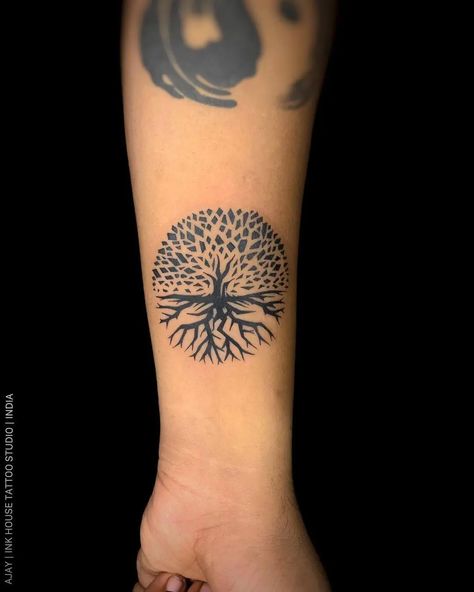 101 Best Bohdi Tree Tattoo Ideas That Will Blow Your Mind! - Outsons Circle Of Life Tattoo, Bodhi Tree Tattoo, Bodhi Tattoo, Bodhi Tree Art, Tree Tattoo Ideas, Tree Circle, Tattoo Inspiration Men, Bodhi Tree, Tree Of Life Tattoo