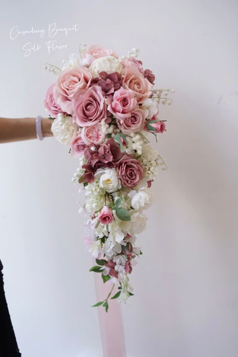 Wedding Buket, Hand Bucket, Engagement Bouquet, Dekor Lamaran, Bucket Wedding, Pink Rose Wedding Bouquet, Cascading Wedding Bouquets, Bridal Bouquet Pink, Bridal Brooch Bouquet