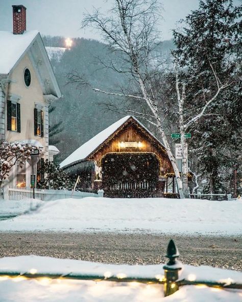 Montpelier Vermont, Vermont Winter, New England Christmas, Woodstock Vt, Love Bridge, Winter Aesthetics, Woodstock Vermont, Winter Village, New England Travel