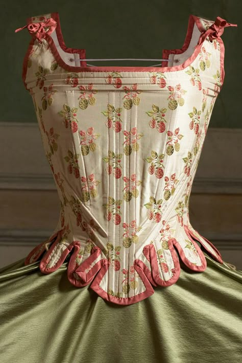 Marie Antoinette corset, using "Fragole" embroidered silk fabric manufactured by Rubelli, Venice. <3 Textiles, fabrics 18th Century Costume, 18th Century Clothing, Period Dress, Historical Dress, Historic Fashion, 18th Century Fashion, Period Outfit, Period Clothing, Century Dress