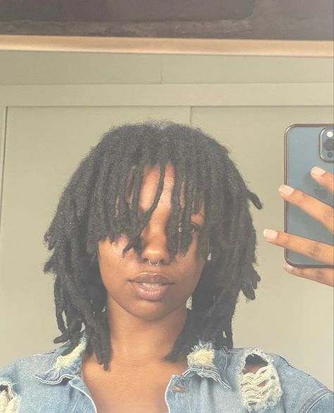 #black_woman #locs #hair #dreads #hairjourney #hairinspo #hairinspiration No Middle Part Locs, Loc Wolfcut, Middle Part Locs, Short Locs Women, Loc Mullet, Mullet Locs, Layered Locs, Hair Twists Black, Thick Locs