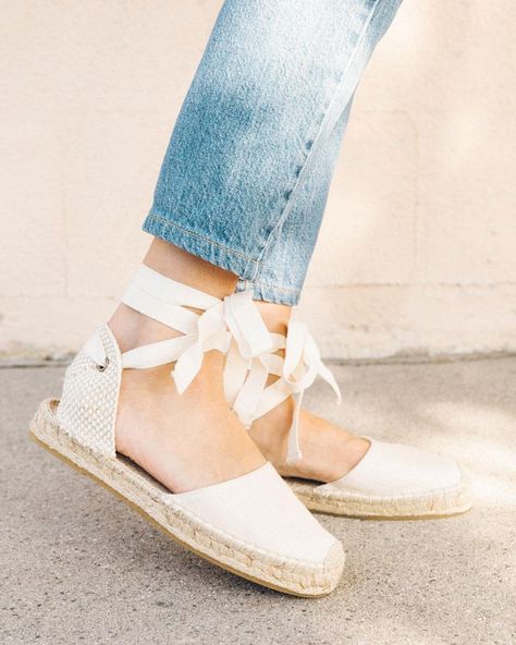 Espadrilles Sandals Outfit, Strappy Sandals Outfit, Soludos Espadrilles, Gorgeous Outfits, Sandals Outfit, Shoe Tags, Skateboard Art, Cute Sandals, Espadrille Sandals