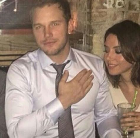 Aubrey Plaza And Michael Cera, Leslie Knope Aesthetic, Chris And Ann Parks And Rec, Aubrey Plaza Reaction Pics, Aubrey Plaza Chris Pratt, Snake Juice, Chris Pratt Aubrey Plaza, Chris Pratt Parks And Rec, Parcs And Rec