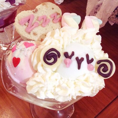 New Year Sheep parfait from @Home maid cafe! #kawaii #maidcafe #newyear #akihabara #tokyo Read more at http://websta.me/p/887580006215549491_39243551#Mm4ZUZ74oHiSR8lk.99 Maid Cafe Aesthetic, Kawaii Parfait, Kawaii Cafe, Akihabara Tokyo, Maid Cafe, Kawaii Cooking, Kawaii Food, Cute Desserts, Cute Cakes