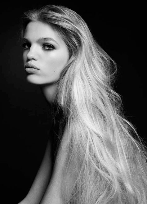 Hair Expo, Daphne Groeneveld, Model Face, Black And White Portraits, Photography Women, Great Hair, Vogue Paris, Model Photos, Beauty Inspiration