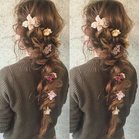 Mermaid Hairstyle, Flowers In Her Hair, Prom Hairstyles For Long Hair, Halloween Hair, Mermaid Hair, Party Hairstyles, Hair Dos, Hair Designs, Hair Colors